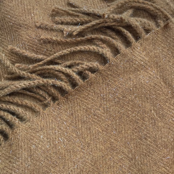 Love & Lore scarf - Picture 2 of 2